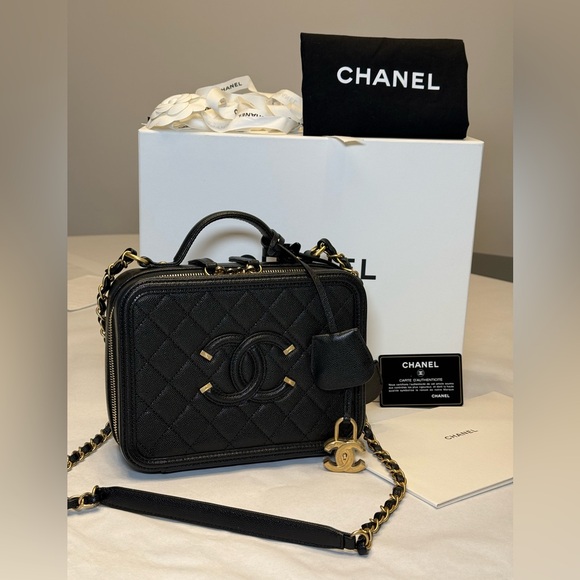 CHANEL Handbags - Chanel CC Vanity Case BlackCrossbody Bag with Gold Accents